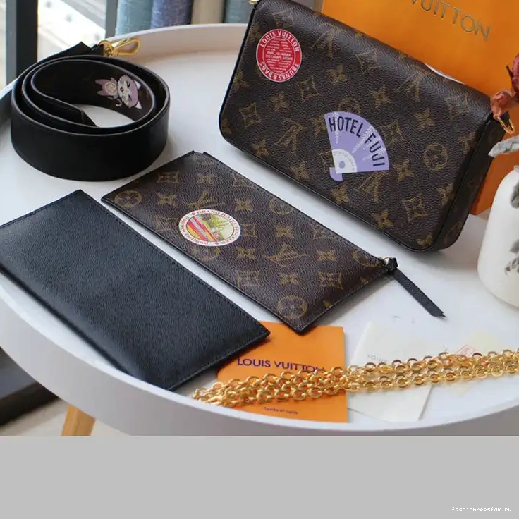 Fashionrepsfam ru LV 2104DJ0051 Bags 0709